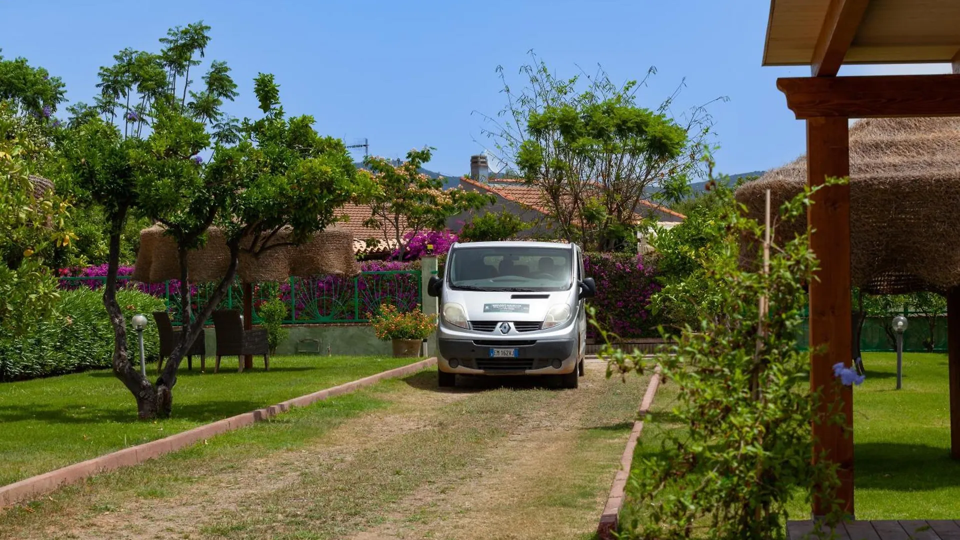 Ih Hotels Le Zagare Resort Villasimius