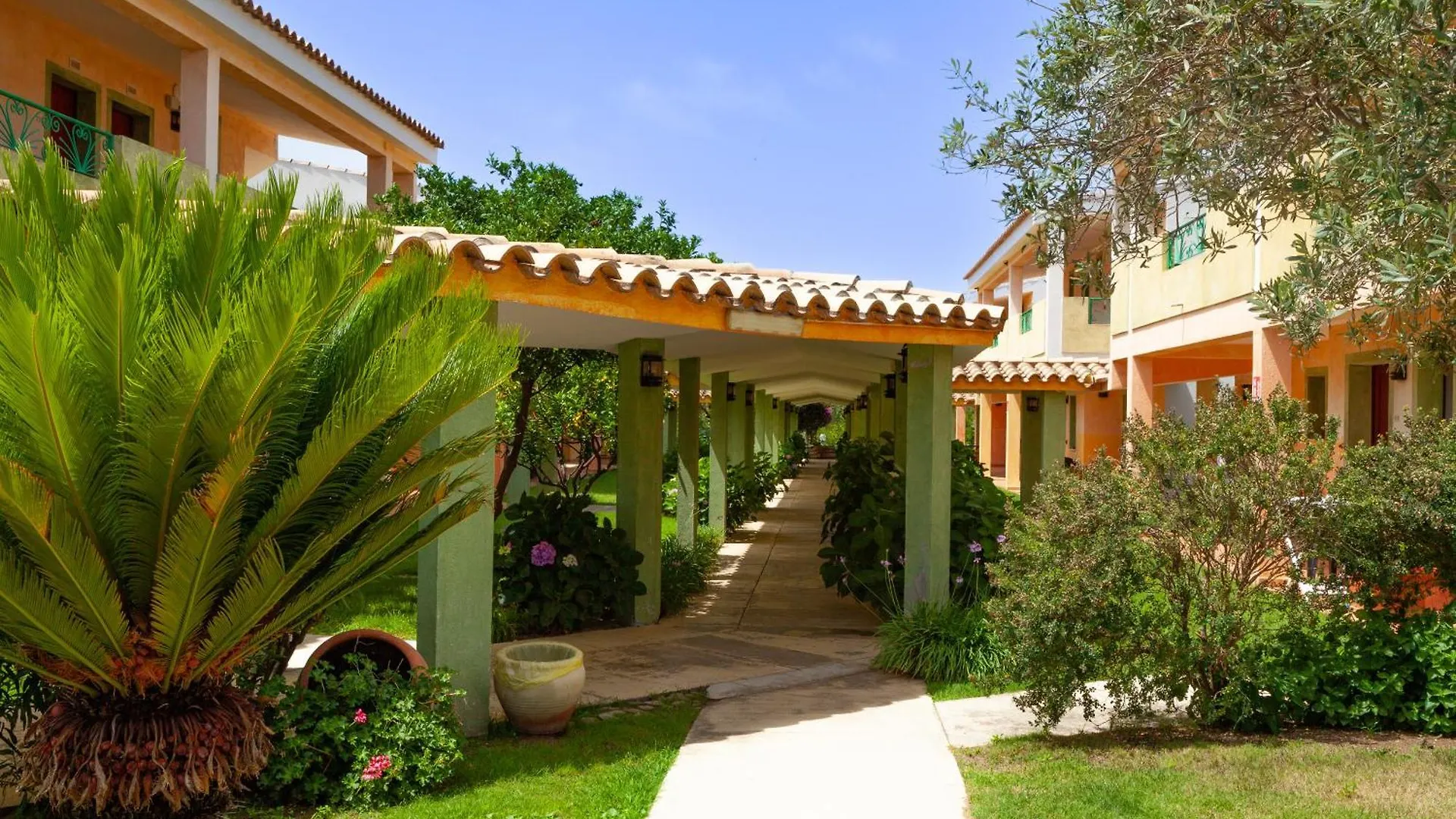 Ih Hotels Le Zagare Resort Villasimius