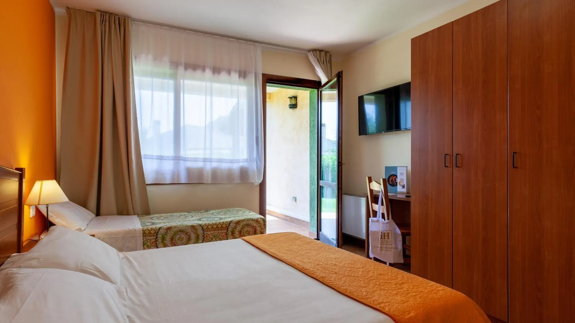 Ih Hotels Le Zagare Resort Villasimius